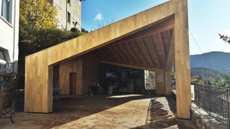 LIGNUM CORSICA©, da u core di e nostre fureste à u core di i nostri prughjetti LIGNUM CORSICA©, da u core di e nostre fureste à u core di i nostri prughjetti